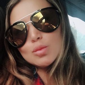 Meet your Posher, Gabriela